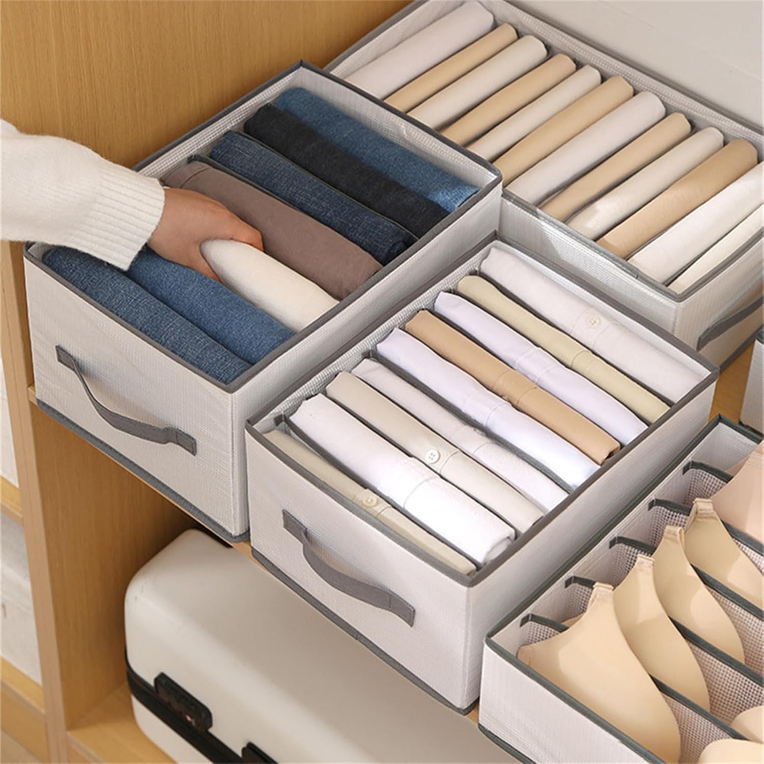 Organisateur de Rangement Pliable – 8 Grilles pour un Placard Parfaitement Ordonné