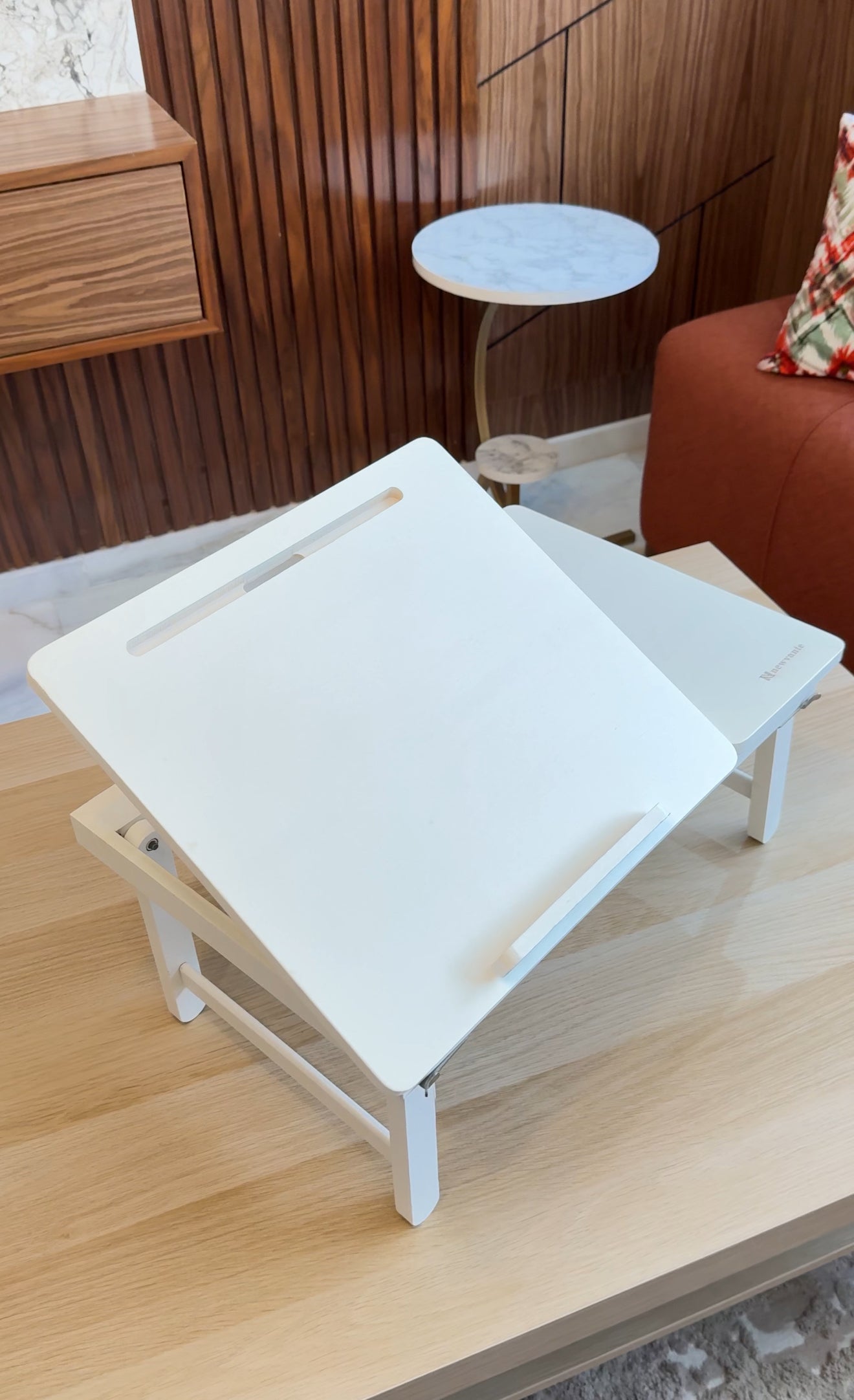 Table d’Ordinateur Portable en Bambou – Polyvalente et Réglable