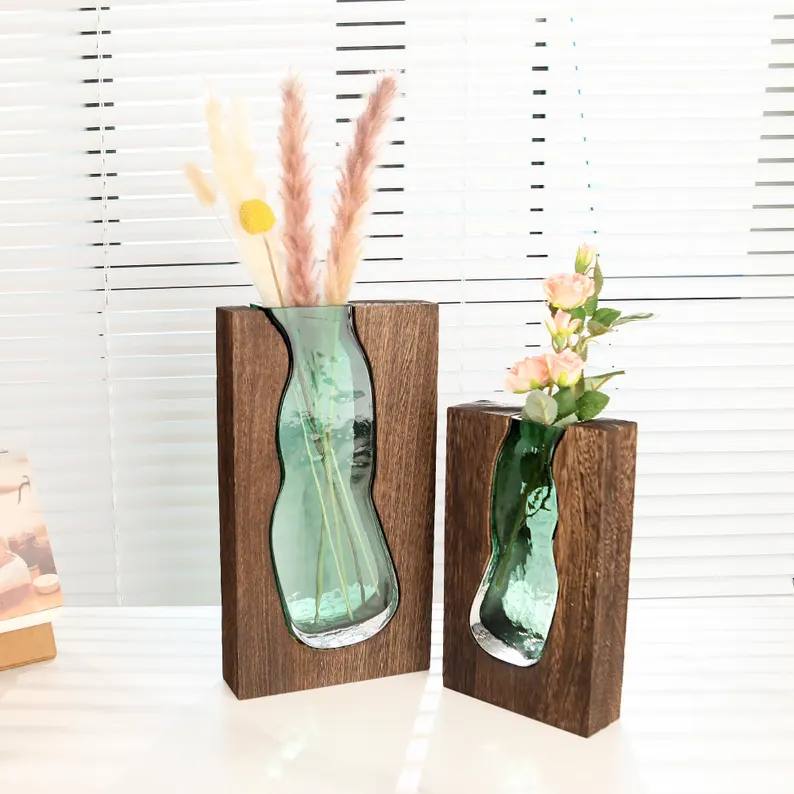 Vase en Bois et Verre