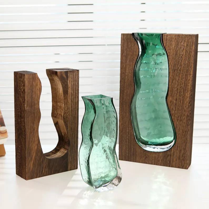 Vase en Bois et Verre
